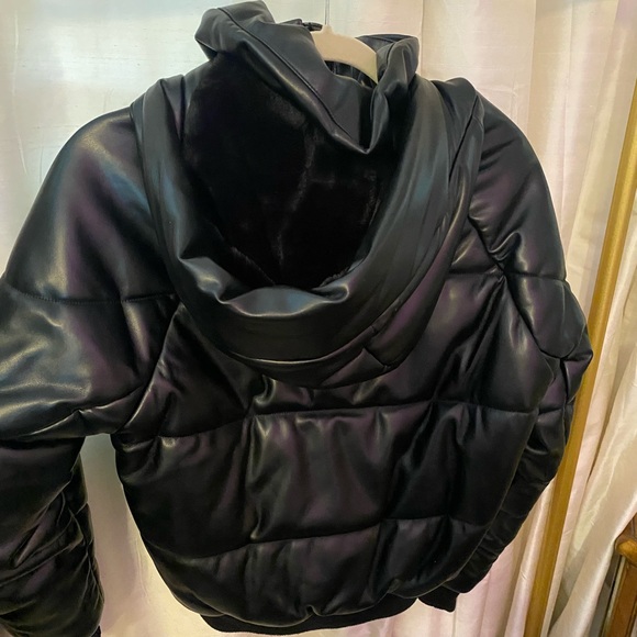 Alo Yoga Faux Leather Boss Puffer Jacket Black 4 Hooded Puffer - Picture 3 of 5